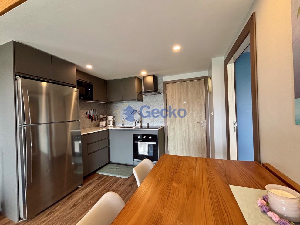 2 Bedrooms Condo in Sea Saran Condo Bang Saray C009903 (Photo 3)