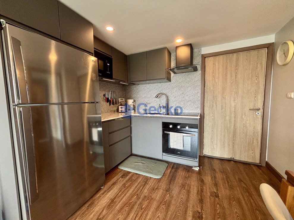 2 Bedrooms Condo in Sea Saran Condo Bang Saray C009903 (Photo 4)