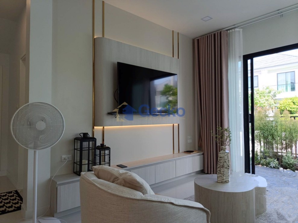 3 Bedrooms House in The Grand 9 by PMC  East Pattaya H013230 (Photo 4)