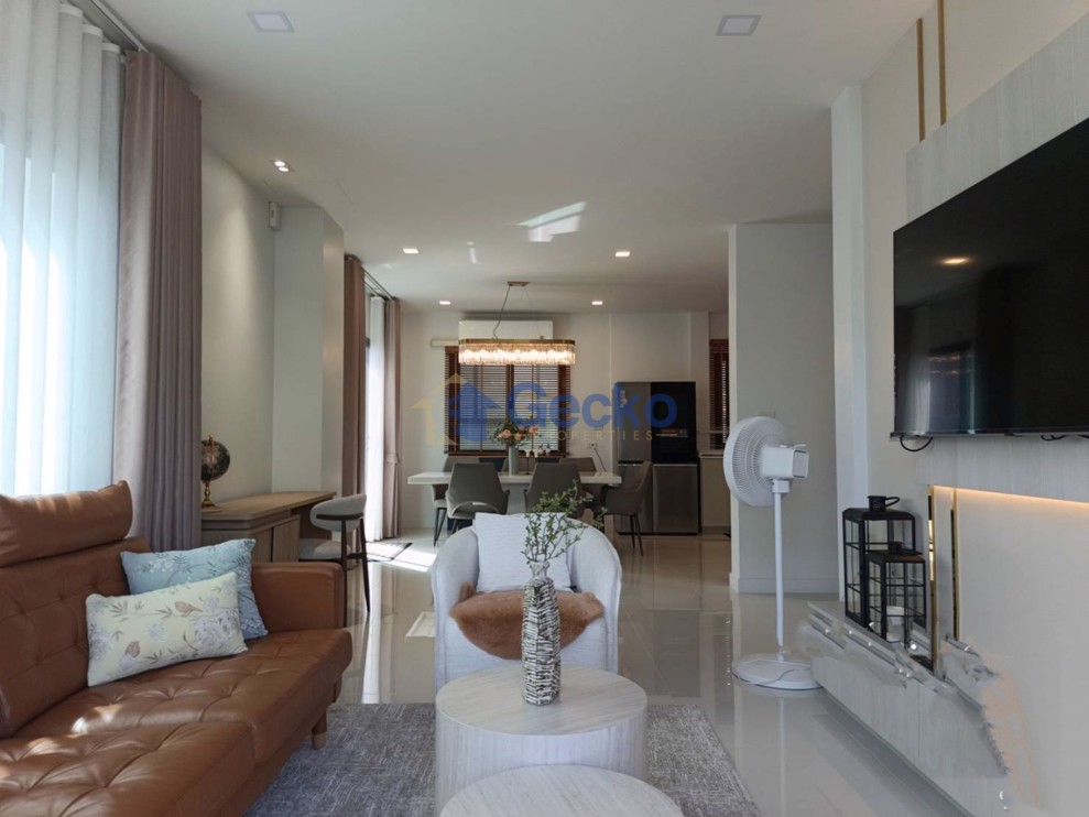 3 Bedrooms House in The Grand 9 by PMC  East Pattaya H013230 (Photo 3)