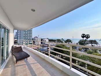 2 Bedrooms Condo in View Talay 8 Jomtien C013231
