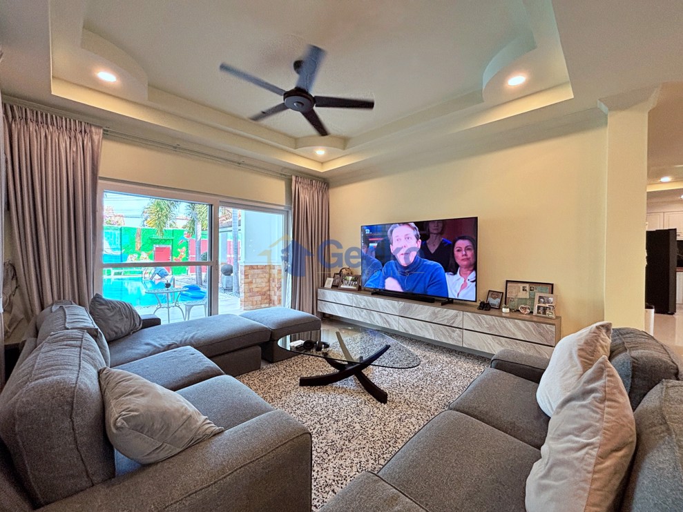 3 Bedrooms House in Pattaya Lagoon  South Pattaya H013240 (Photo 1)