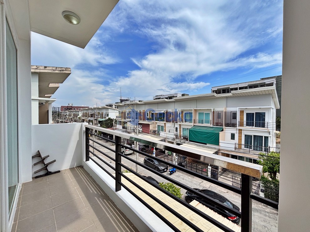 3 Bedrooms House in Supalai Ville  South Pattaya H013249 (Cover Photo)