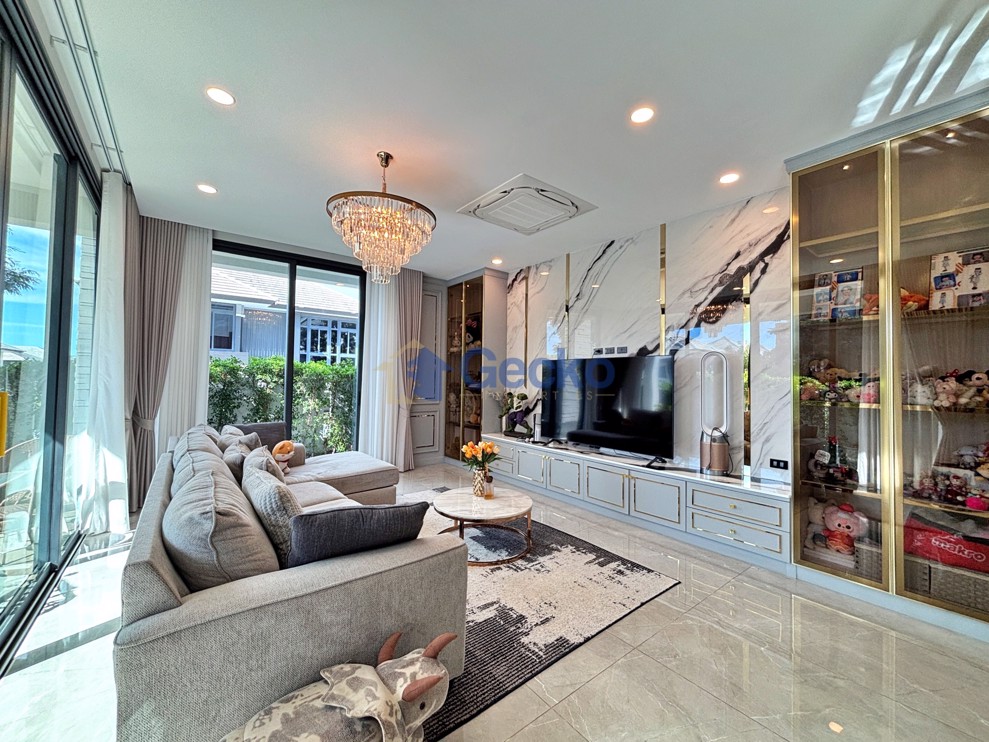 4 Bedrooms House in Patta Prime  East Pattaya H013250 (Photo 3)