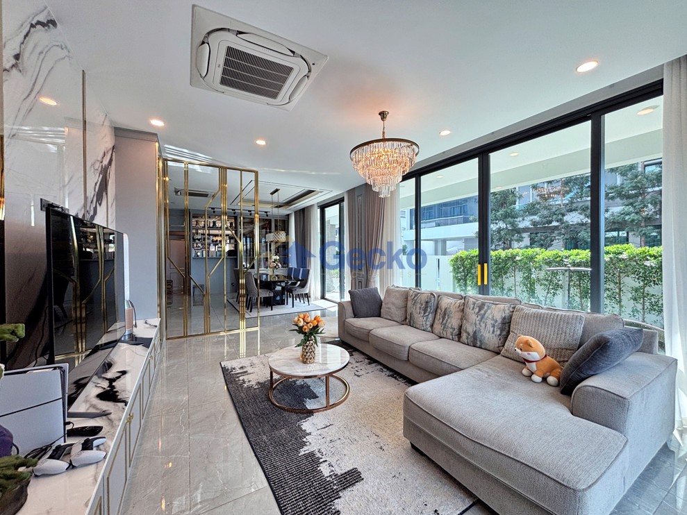 4 Bedrooms House in Patta Prime  East Pattaya H013250 (Photo 1)