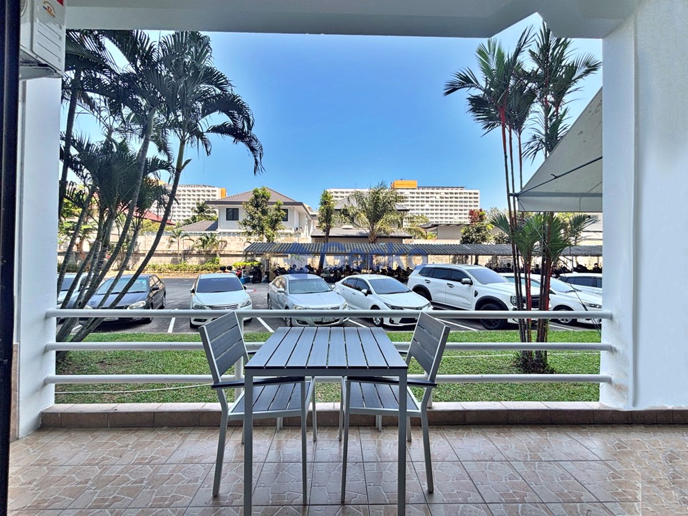 Studio Condo in View Talay 2 Jomtien C013253 (Cover Photo)