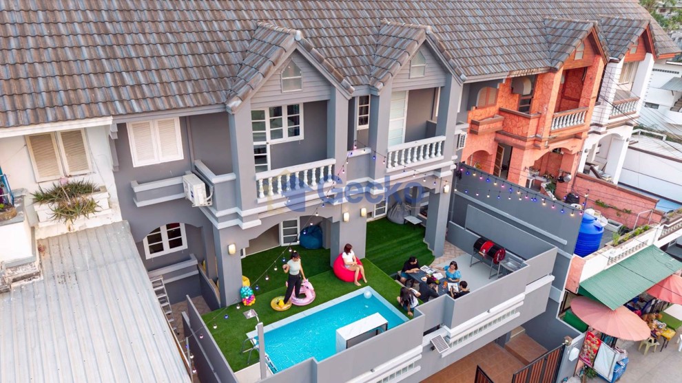 12 Bedrooms House  Jomtien H013255 (Photo 1)