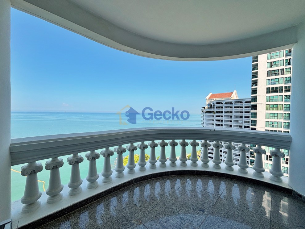 3 Bedrooms Condo in Park Beach  Wongamat C013263 (Cover Photo)