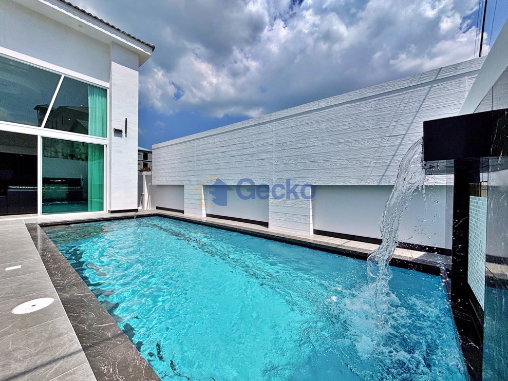 6 Bedrooms House  Pratumnak H013265 (Photo 1)