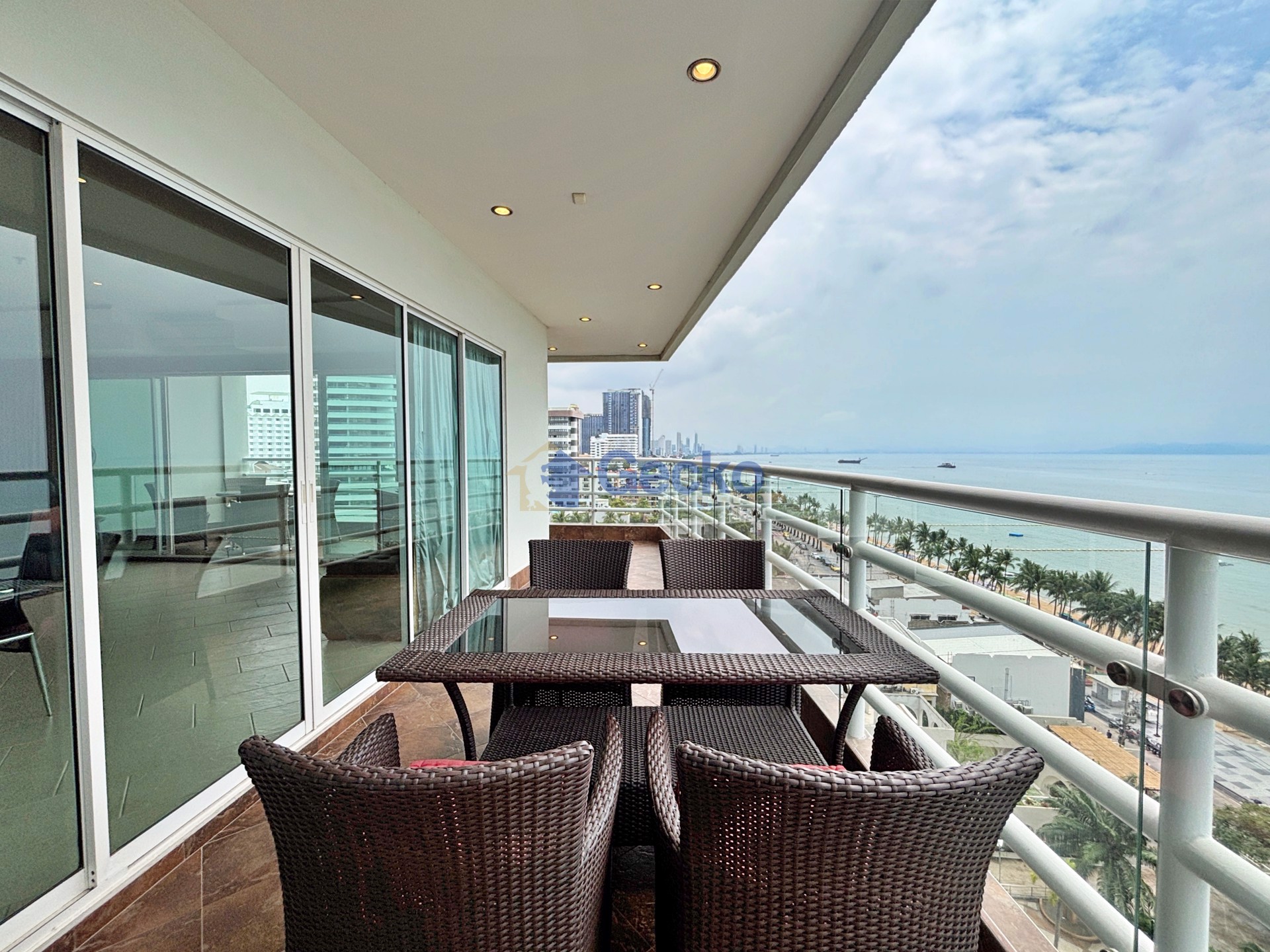 2 Bedrooms Condo in View Talay 7 Jomtien C013266