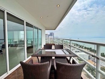 2 Bedrooms Condo in View Talay 7 Jomtien C013266