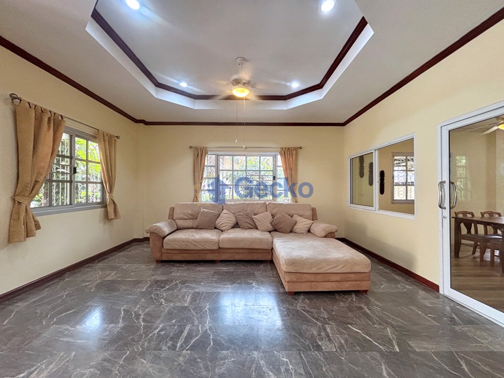 3 Bedrooms House in Wonderland 1  North Pattaya H013276 (Photo 4)
