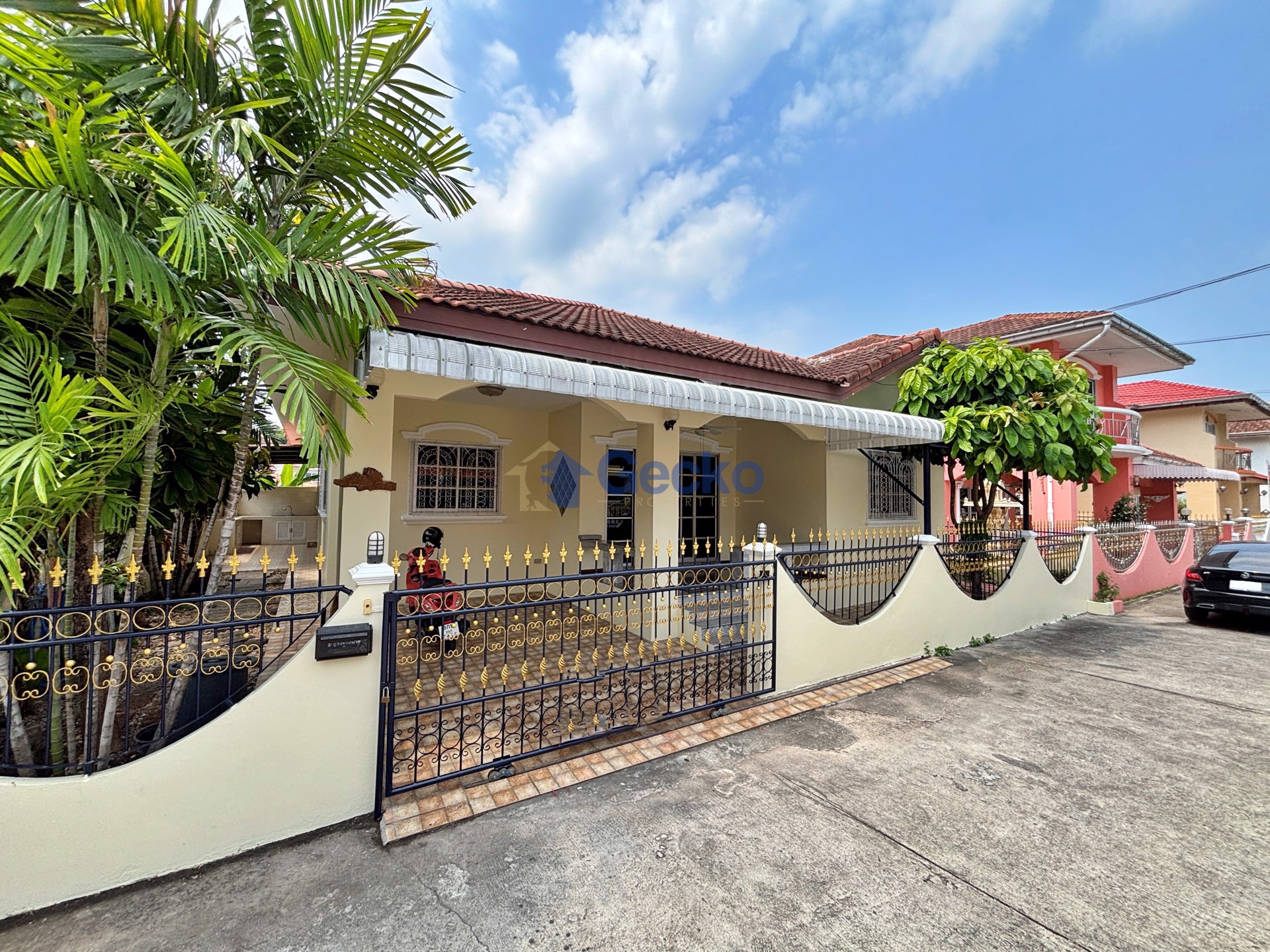 3 Bedrooms House in Wonderland 1  North Pattaya H013276