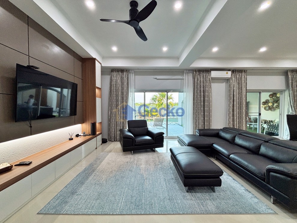 3 Bedrooms House in Santa Maria  East Pattaya H013269 (Photo 3)