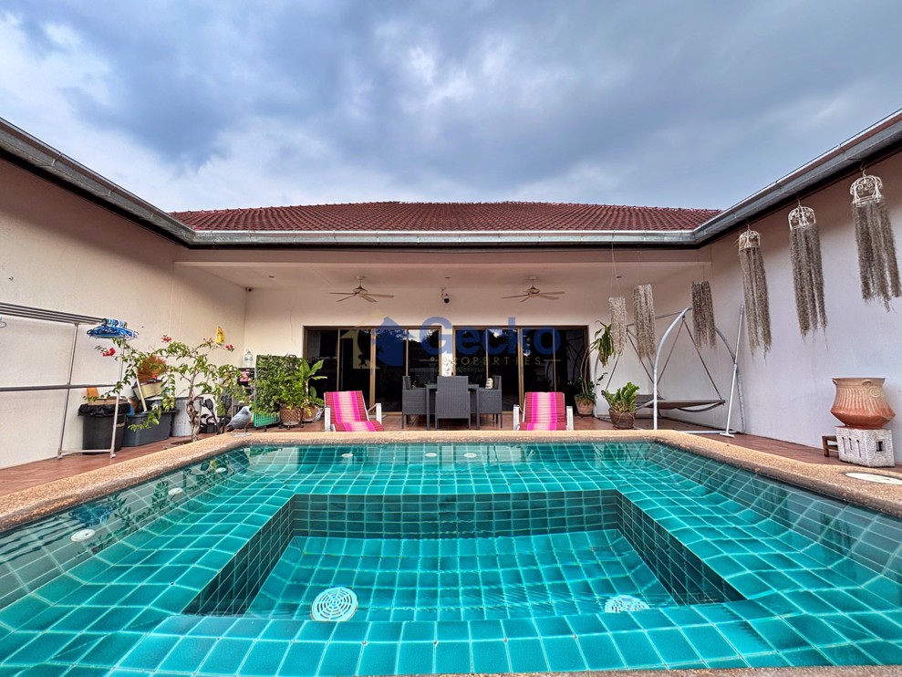 4 Bedrooms House in The Regent Estate Village 2  East Pattaya H013278 (Cover Photo)