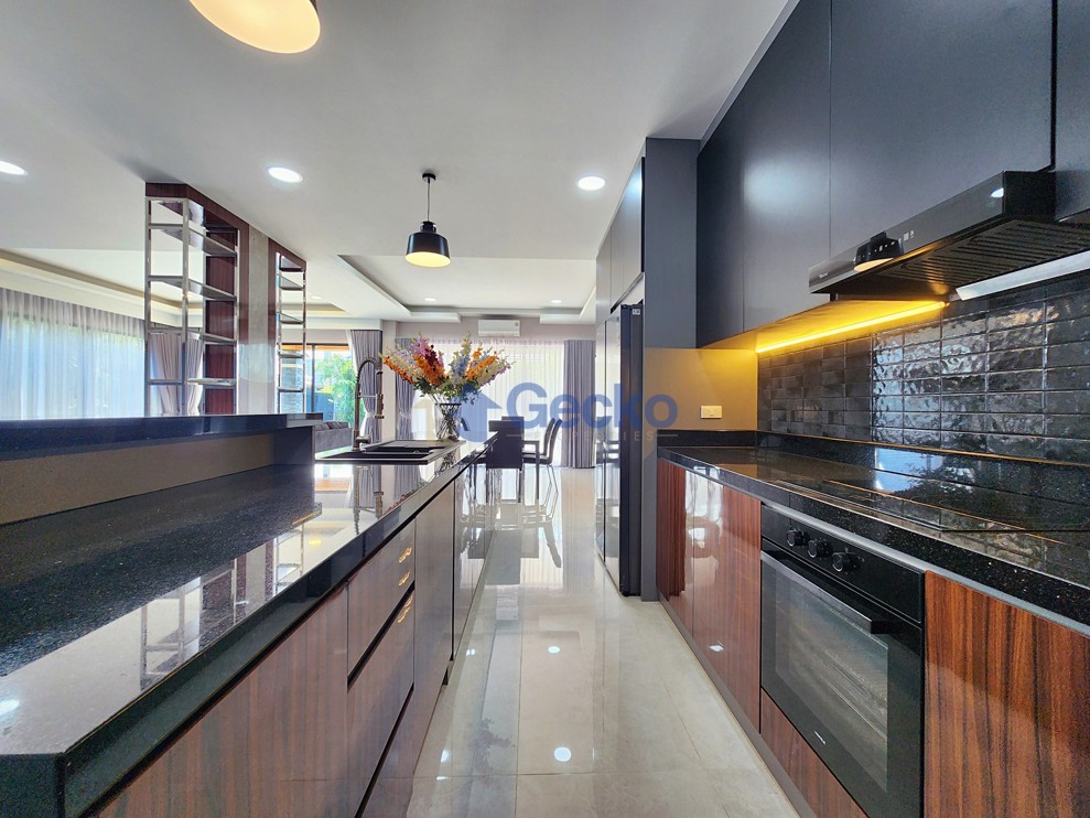 4 Bedrooms House in The Shades Villas  East Pattaya H013279 (Photo 4)