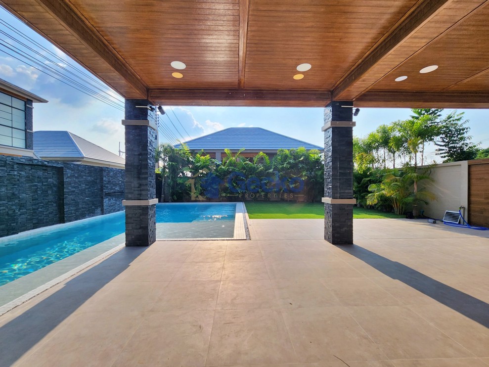 4 Bedrooms House in The Shades Villas  East Pattaya H013279 (Photo 2)