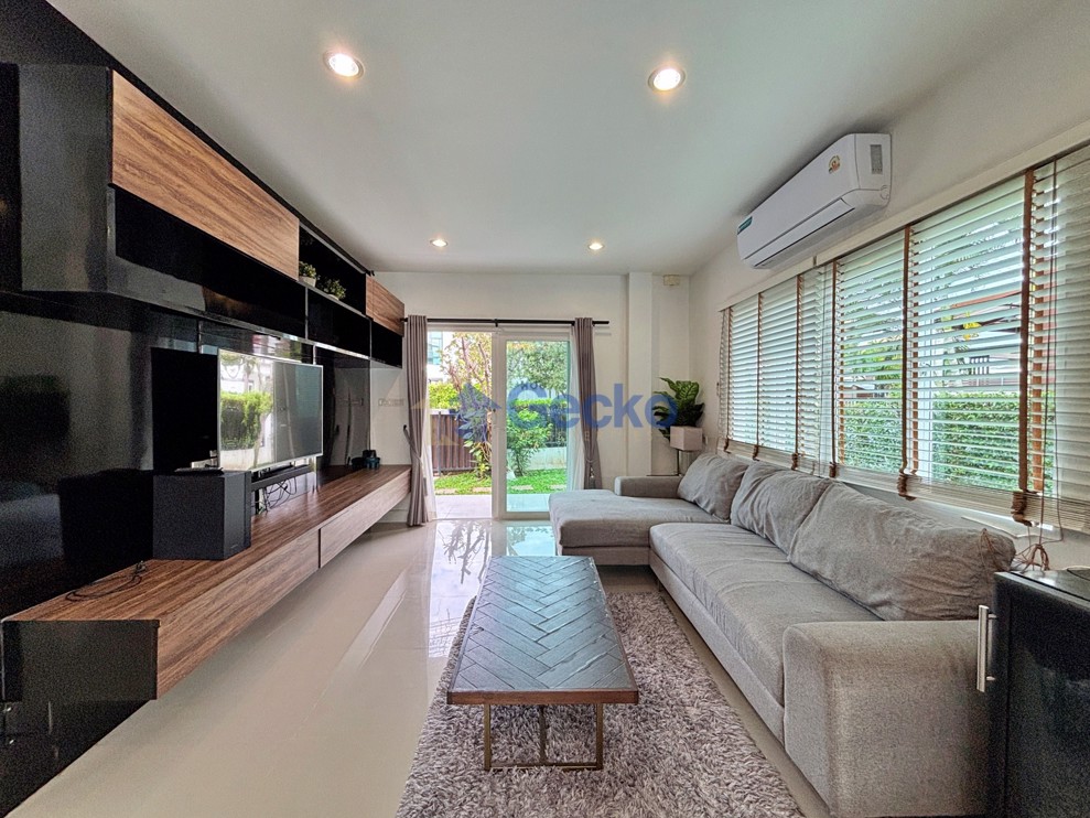 3 Bedrooms House in The Pattalet  East Pattaya H013281 (Photo 2)