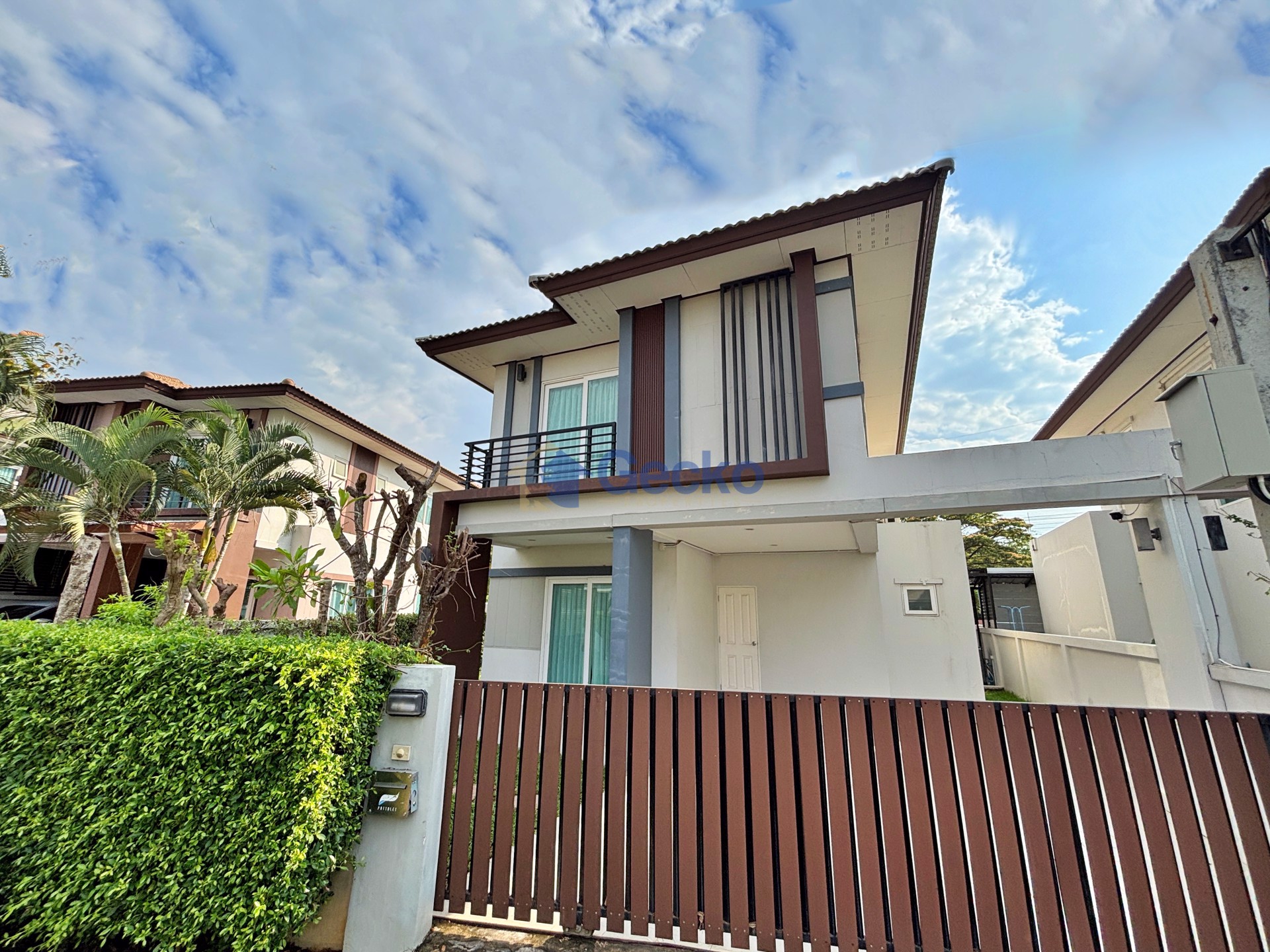 3 Bedrooms House in The Pattalet  East Pattaya H013281