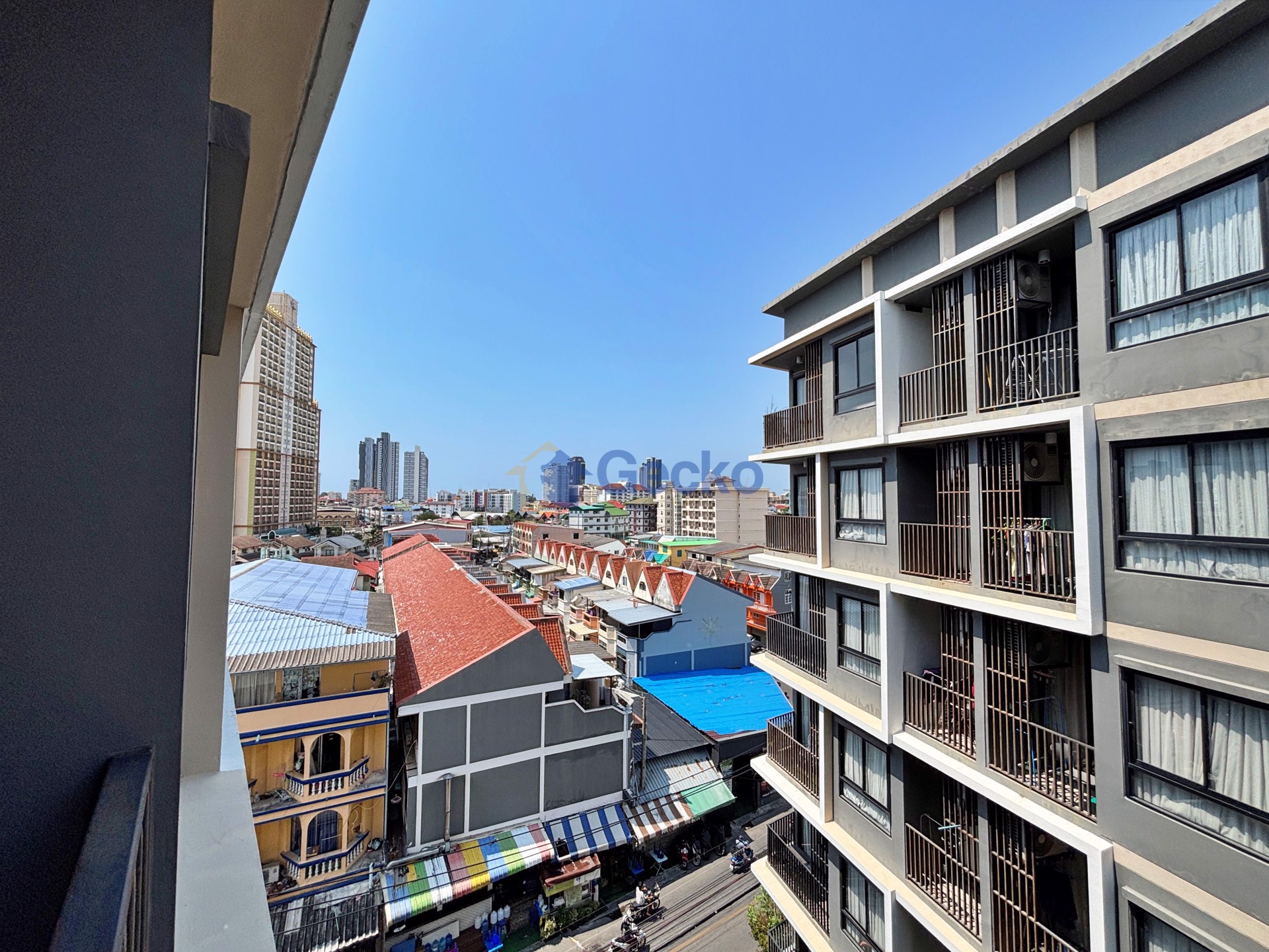 1 Bedroom Condo in The Urban Attitude Pattaya Central Pattaya C013282