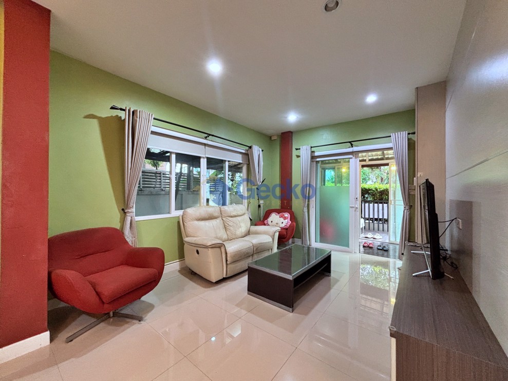 3 Bedrooms House in The Pattalet  East Pattaya H013284 (Photo 2)