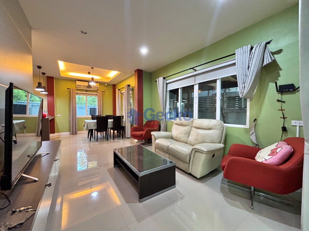 3 Bedrooms House in The Pattalet  East Pattaya H013284 (Photo 3)