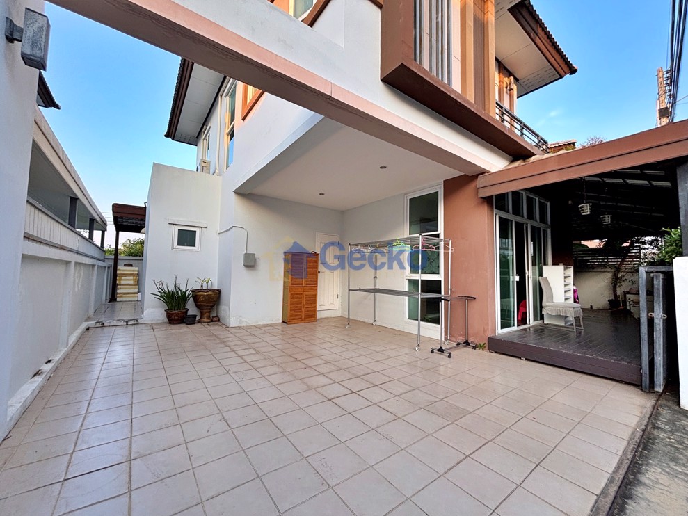 3 Bedrooms House in The Pattalet  East Pattaya H013284 (Photo 1)