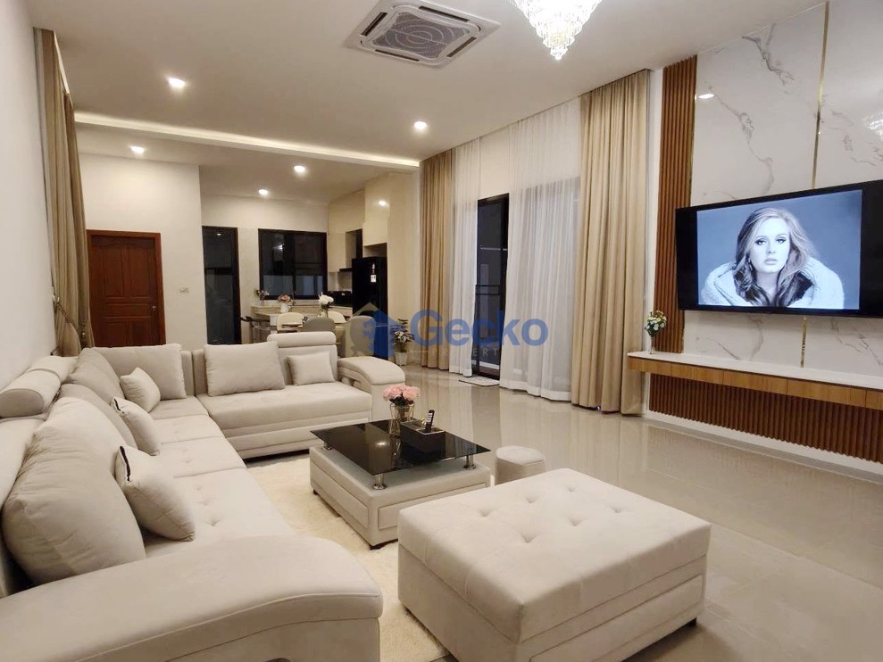 4 Bedrooms House  East Pattaya H012790 (Photo 4)