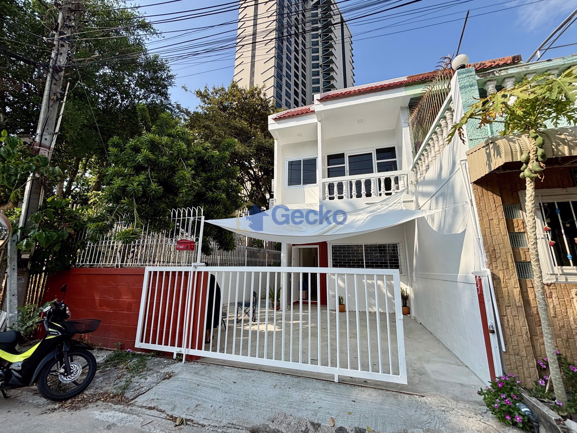 2 Bedrooms House  Na Kluea H013298