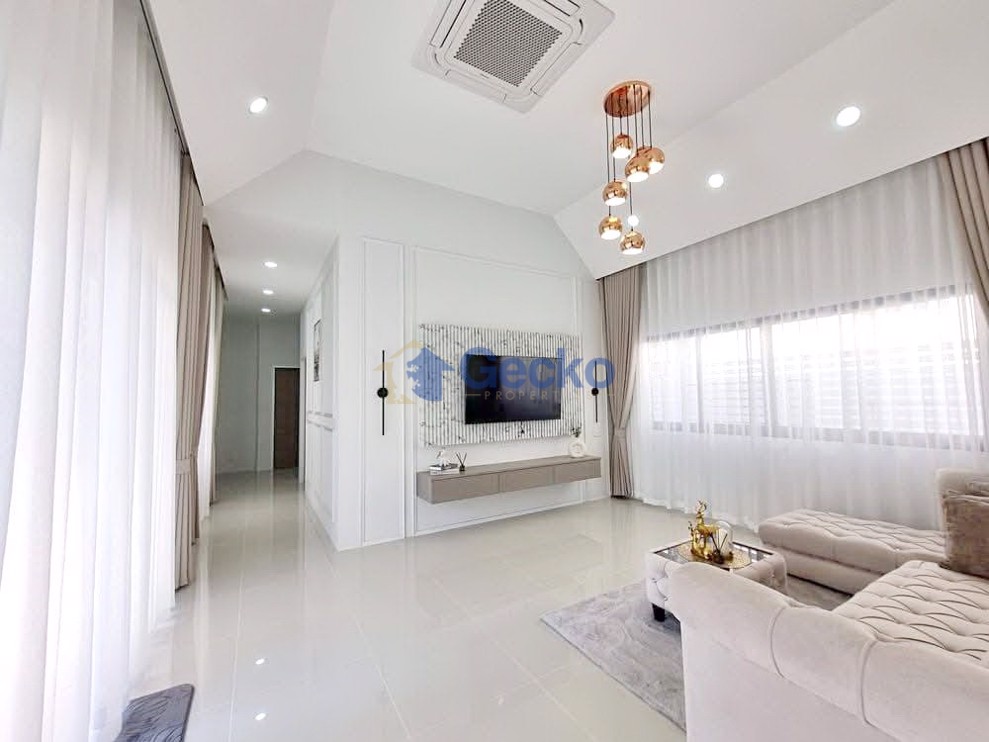 3 Bedrooms House in Pattaya Greenville  East Pattaya H013299 (Photo 3)