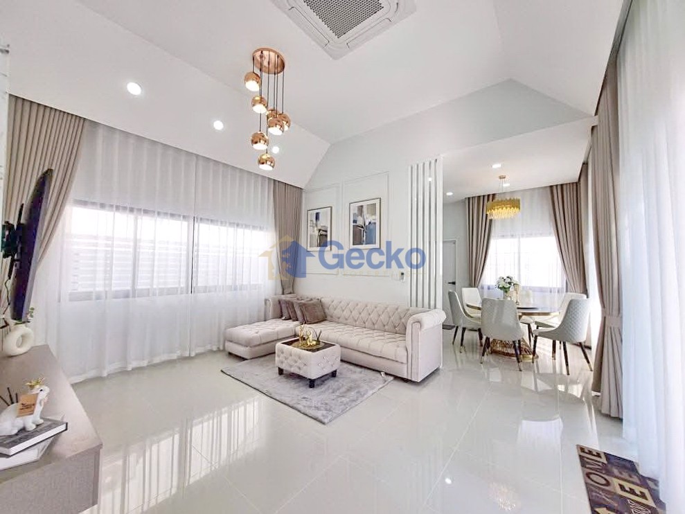 3 Bedrooms House in Pattaya Greenville  East Pattaya H013299 (Photo 2)