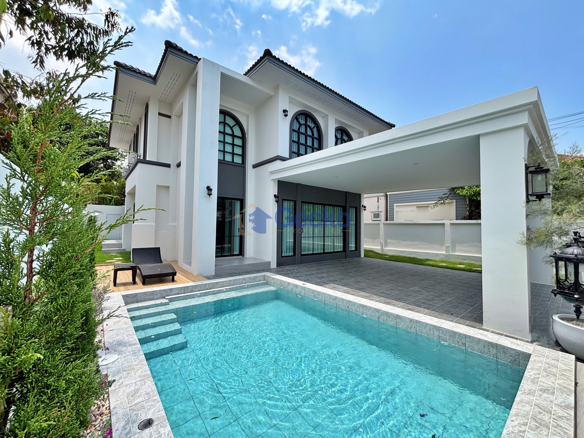 5 Bedrooms House in Baan Suan Lalana  Jomtien H012614