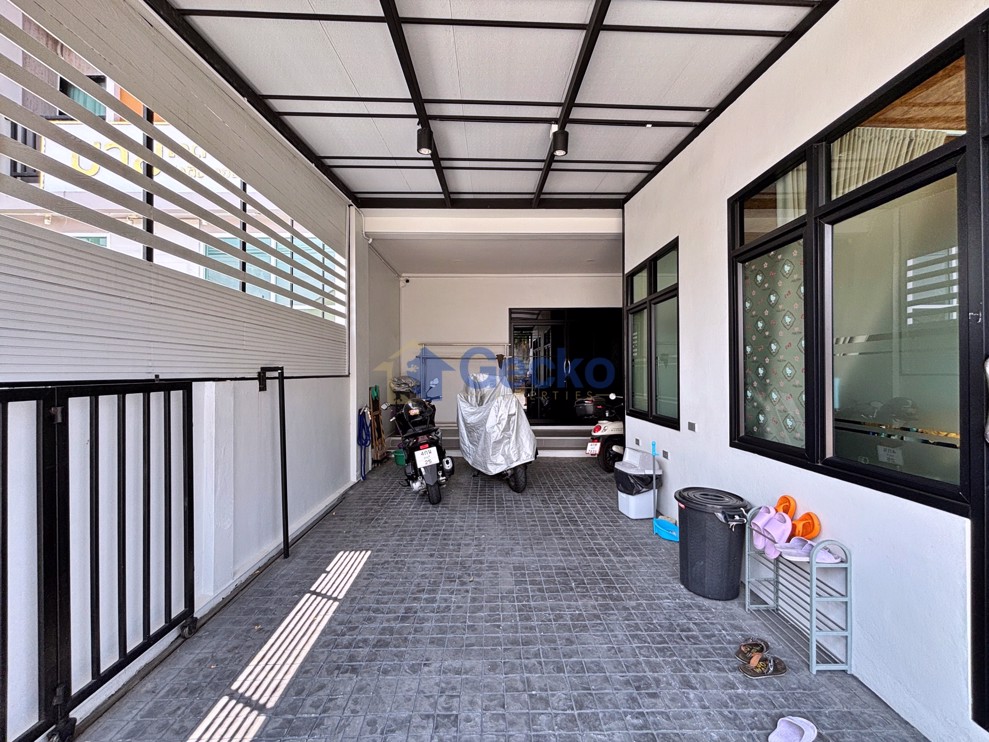 3 Bedrooms House in Wiztown Pattaya-Khao Talo  East Pattaya H013303 (Photo 1)