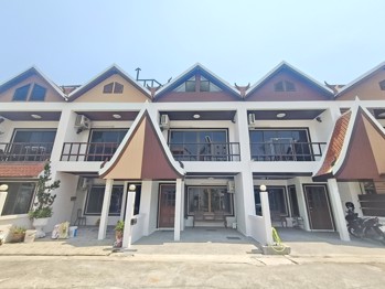 4 Bedrooms House in Corrib Village  Pratumnak H013304