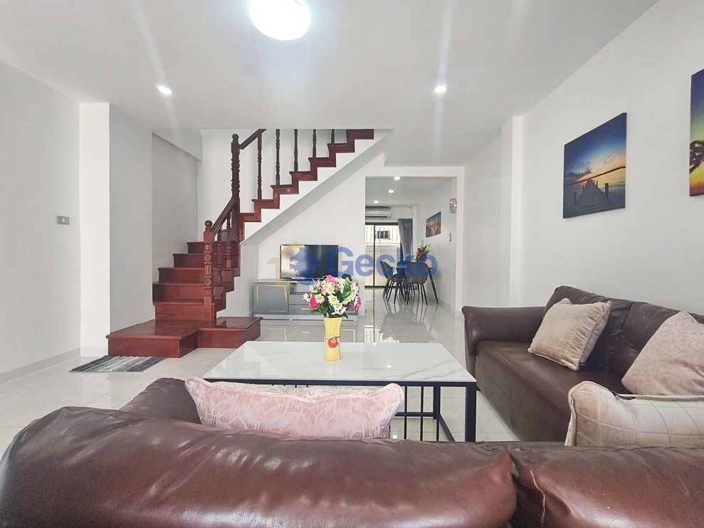 4 Bedrooms House in Corrib Village  Pratumnak H013304 (Photo 2)