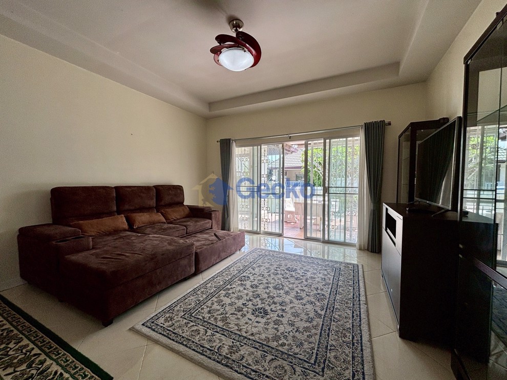 3 Bedrooms House in Green Field Villa 3  East Pattaya H013306 (Photo 2)