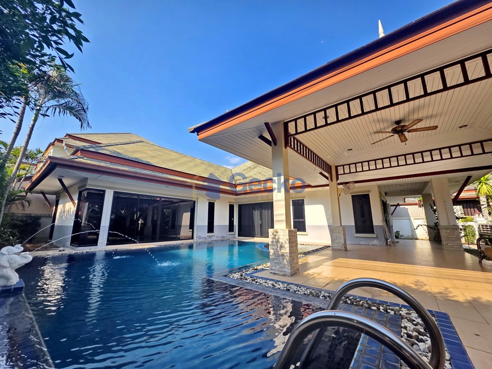 3 Bedrooms House in Baan Dusit Lake  Huay Yai H013307 (Cover Photo)