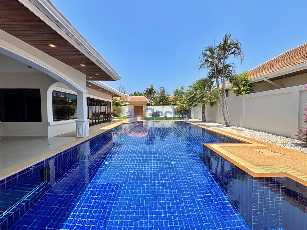 3 Bedrooms House in Jomtien Park Villas  Jomtien H013313 (Photo 4)