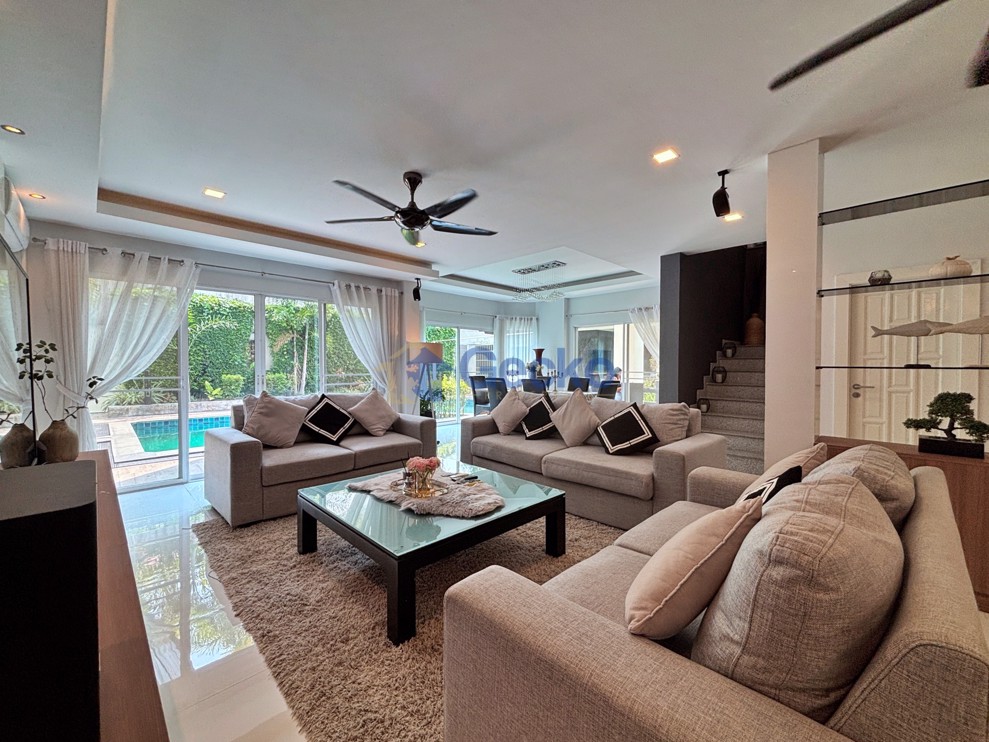 5 Bedrooms House in Green Field Villa 1  East Pattaya H013316 (Photo 3)