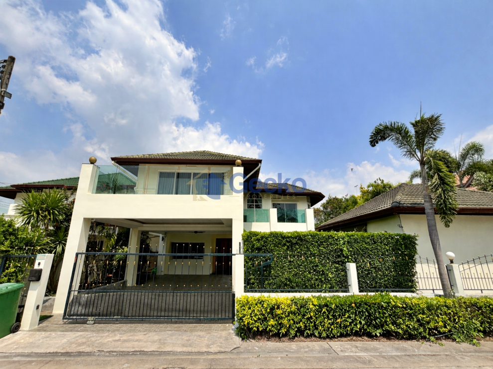 5 Bedrooms House in Green Field Villa 1  East Pattaya H013316 (Photo 1)