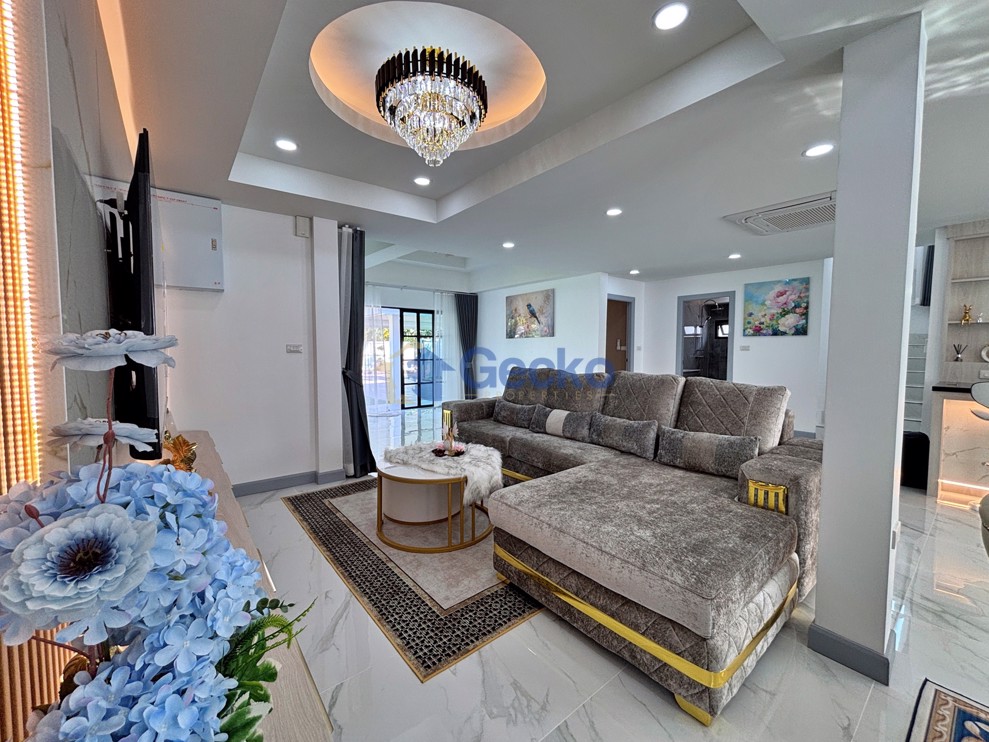 4 Bedrooms House in  Central Park  5 Village East Pattaya H013291 (Photo 4)