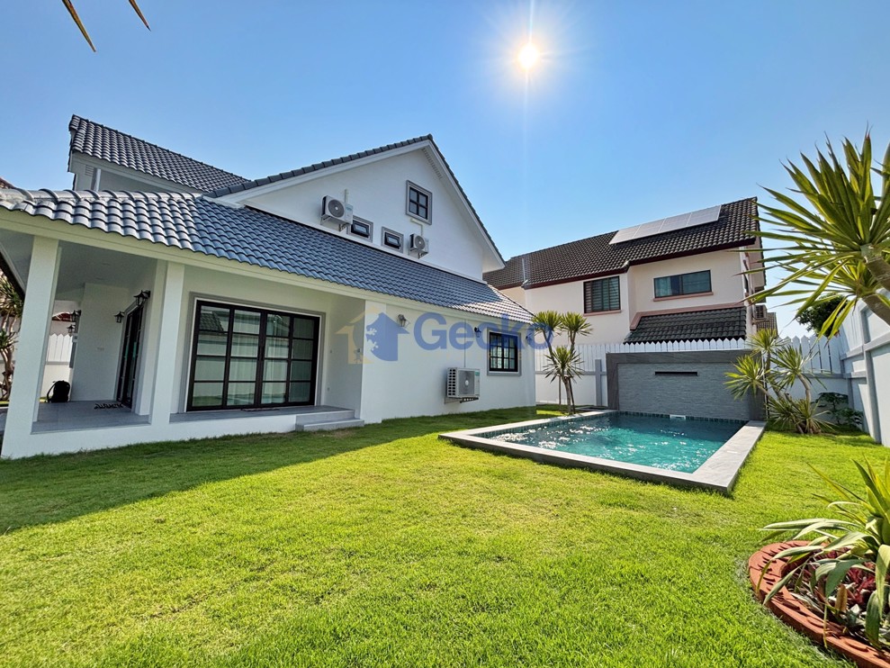 4 Bedrooms House in  Central Park  5 Village East Pattaya H013291 (Photo 1)