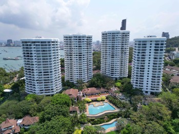 3 Bedrooms Condo in Royal Cliff Garden Pratumnak C006352