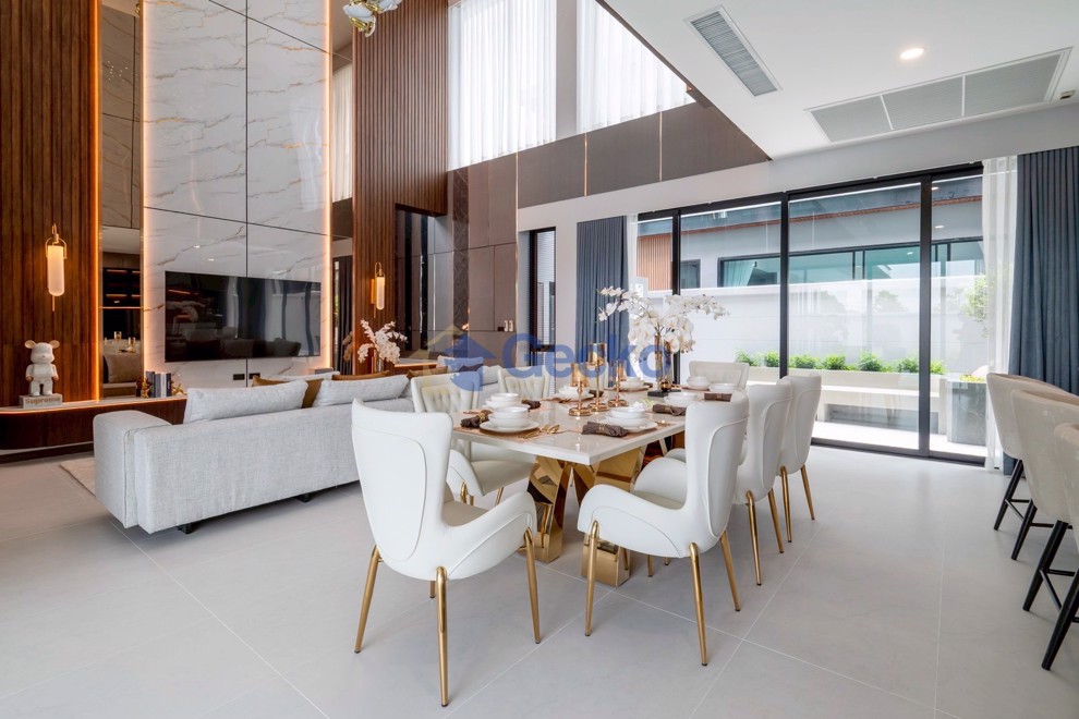 4 Bedrooms House in Resta Villa  East Pattaya H012135 (Photo 4)