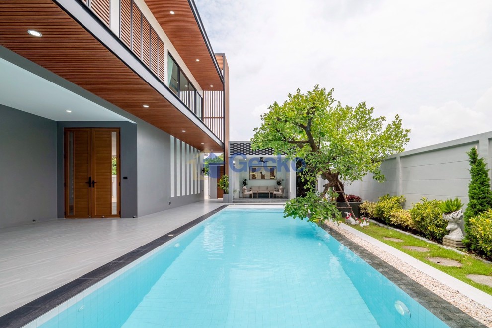 4 Bedrooms House in Resta Villa  East Pattaya H012135 (Cover Photo)