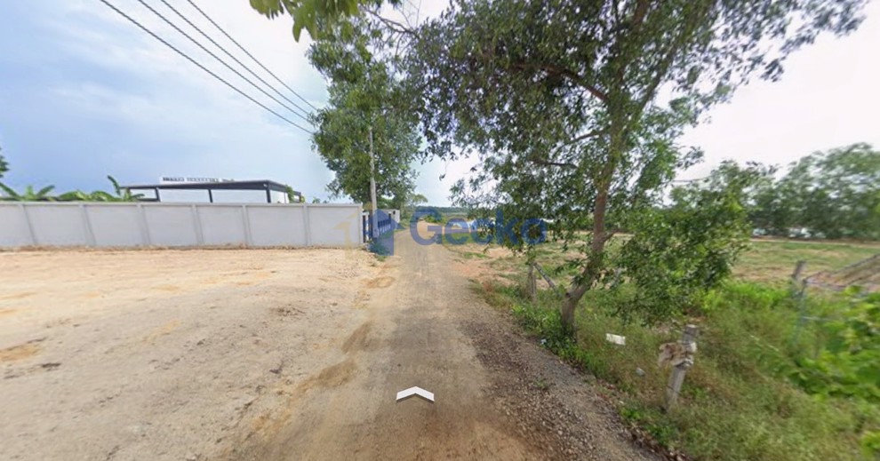 Land available in East Pattaya L013324 (Photo 2)