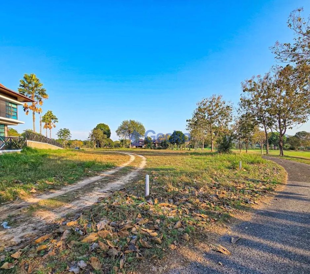 Land available in Na Jomtien L013327 (Photo 2)