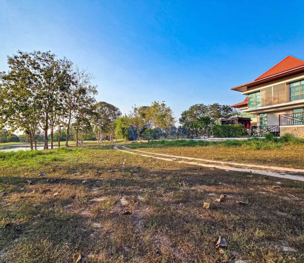 Land available in Na Jomtien L013327 (Photo 3)