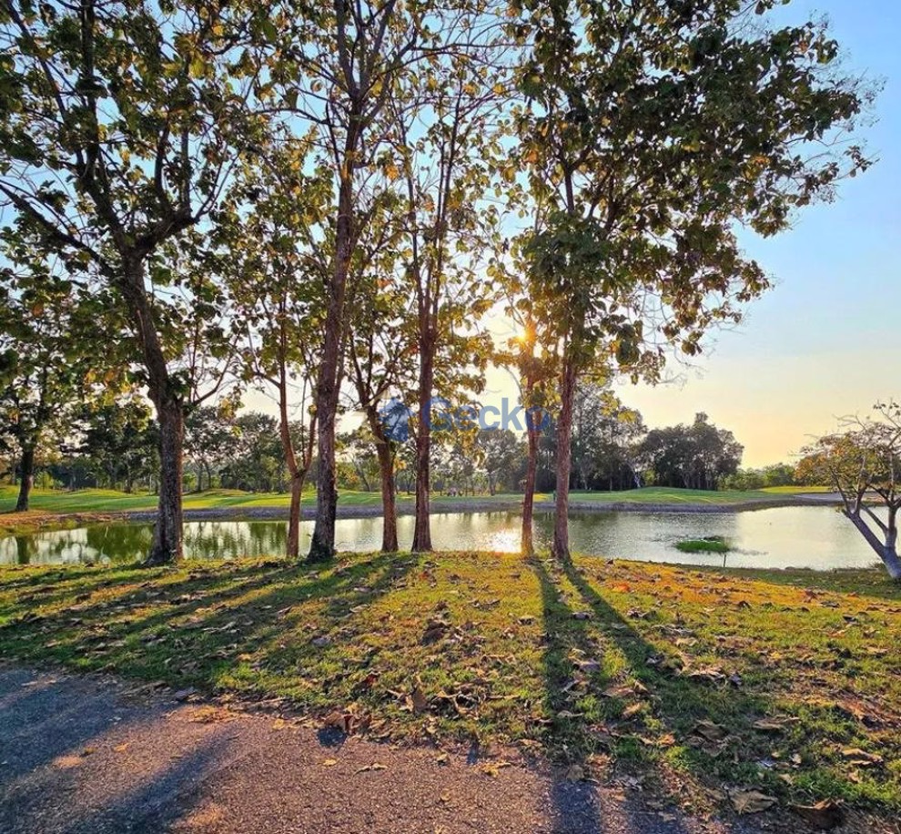 Land available in Na Jomtien L013327 (Cover Photo)