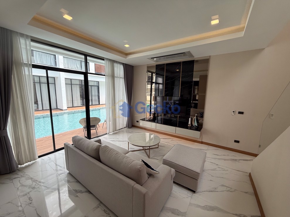 3 Bedrooms House in Villa La Richie  North Pattaya H013341 (Photo 4)